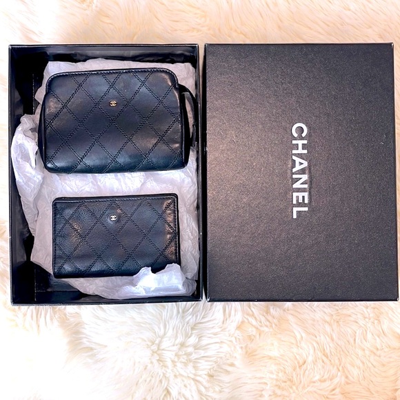 CHANEL Handbags - 🤩Rare Double Stitch Chanel black Cosmetic pouch case lambskin card holder wallet